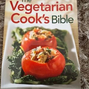 The Vegetarian Cook's Bible by Pat Crocker GREAT Condtion Paperback